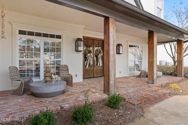 $748,000 | 712 Chickasaw Drive South, Flowood, MS 39232