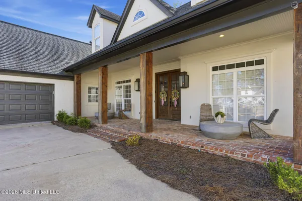 $699,000 | 712 Chickasaw Drive South, Flowood, MS 39232