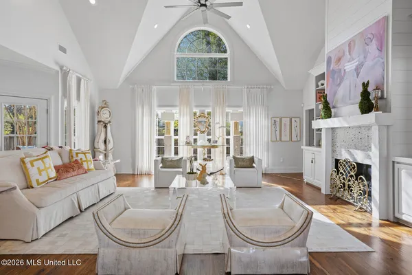 $699,000 | 712 Chickasaw Drive South, Flowood, MS 39232