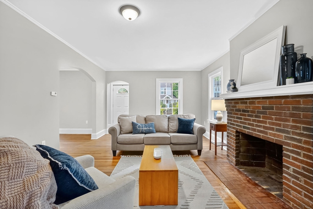 20 California Avenue Springfield, MA 01118 - Photo 2 of 42 Gallery Image 2