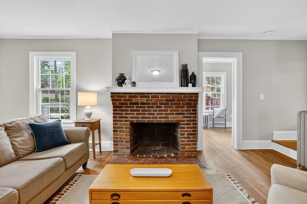 20 California Avenue Springfield, MA 01118 - Photo 3 of 42 Gallery Image 3