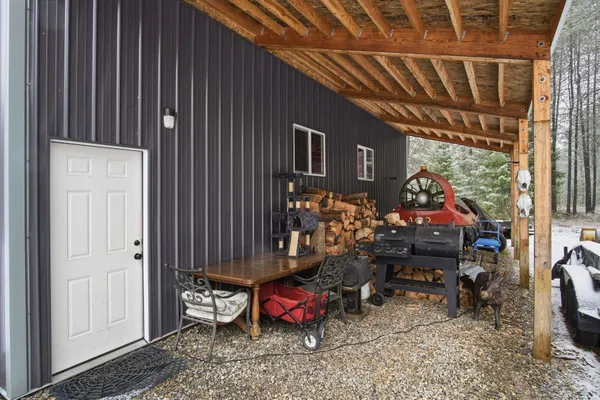 $394,000 | 10621 North Whispering Pines Lane, Elk, WA 99009