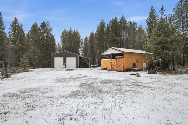 $394,000 | 10621 North Whispering Pines Lane, Elk, WA 99009