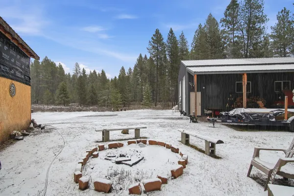 $394,000 | 10621 North Whispering Pines Lane, Elk, WA 99009