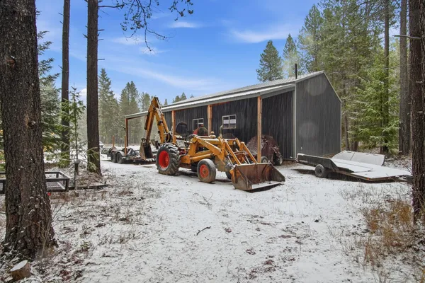 $394,000 | 10621 North Whispering Pines Lane, Elk, WA 99009