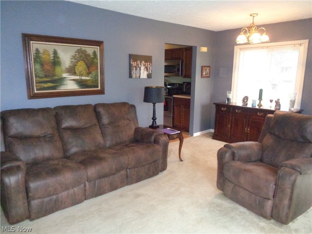 1501 Krumroy Road Akron, OH 44306 - Photo 7 of 24