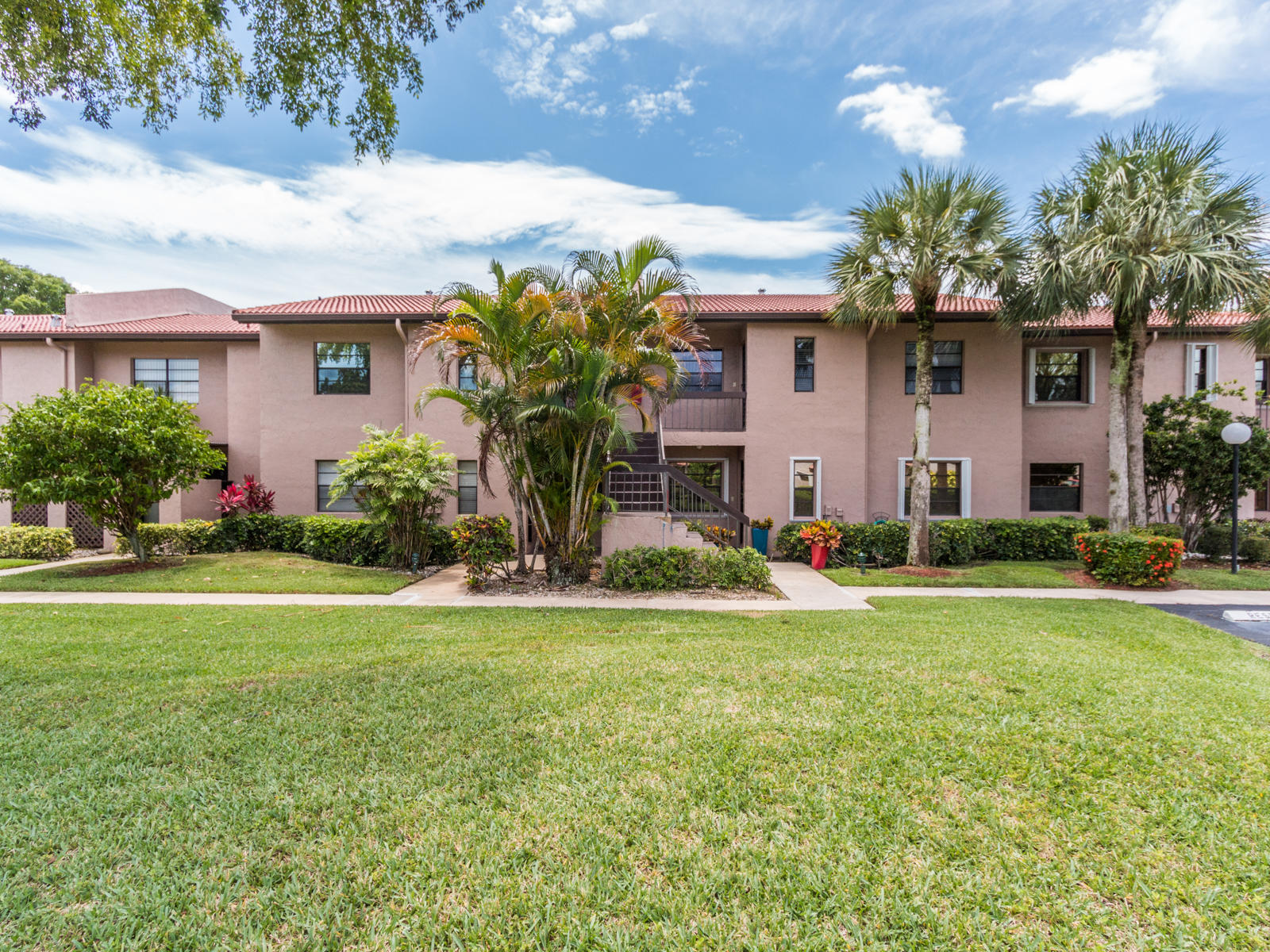 9232 Pecky Cypress Lane, Unit 2F Boca Raton, FL 33428 - Photo 2 of 38 9232-2