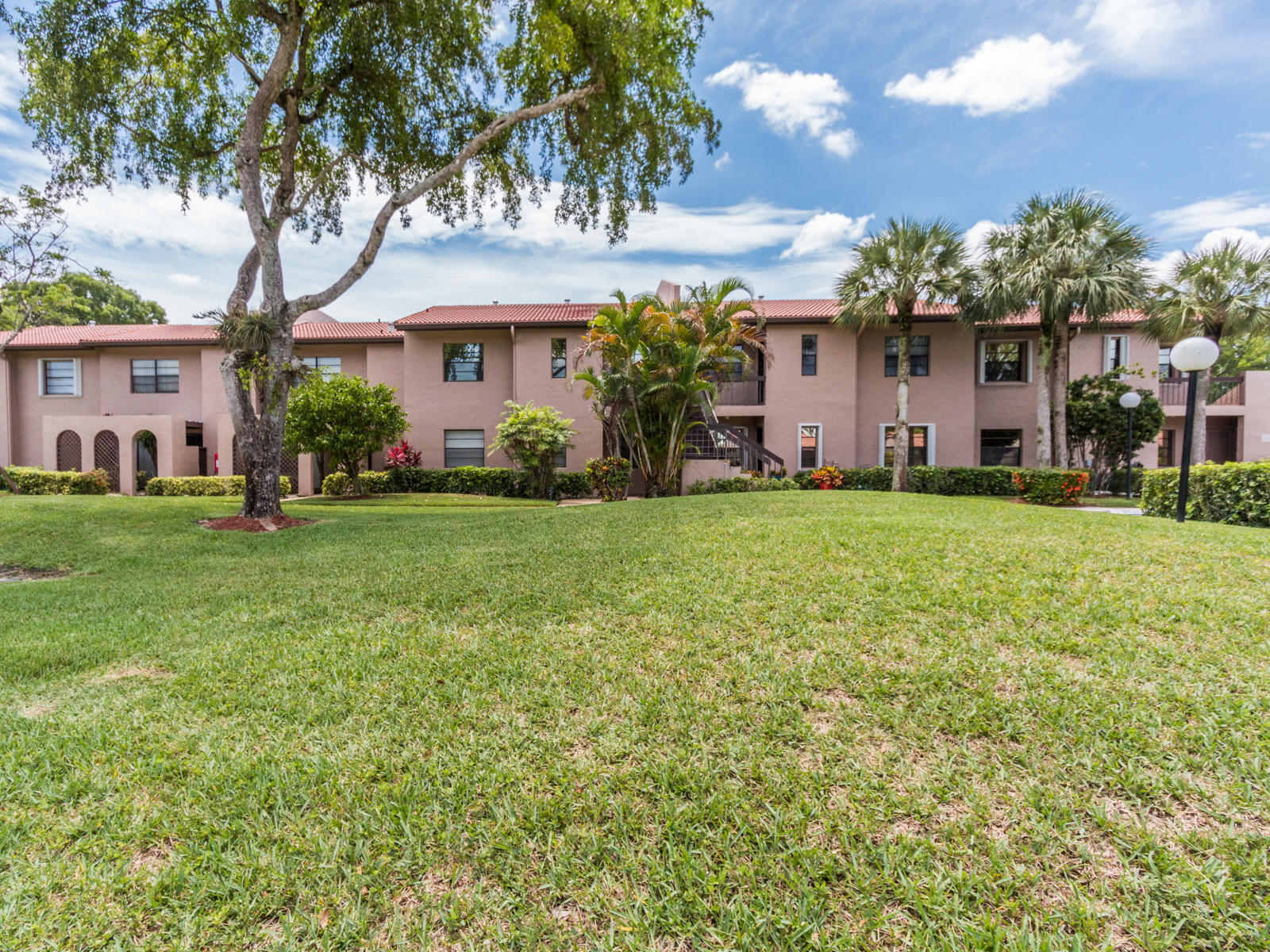 9232 Pecky Cypress Lane, Unit 2F Boca Raton, FL 33428 - Photo 3 of 38 9232-3