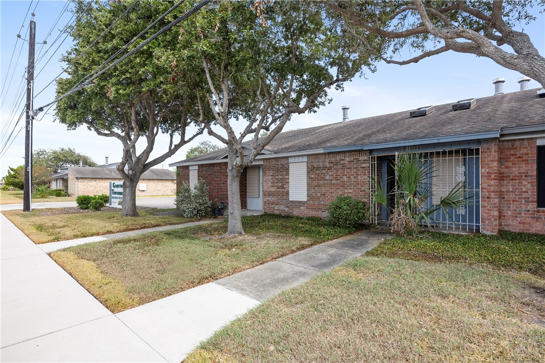 1818 Rodd Field Road, Unit D2 Corpus Christi, TX 78412 - Photo 3 of 35 Gallery Image 3