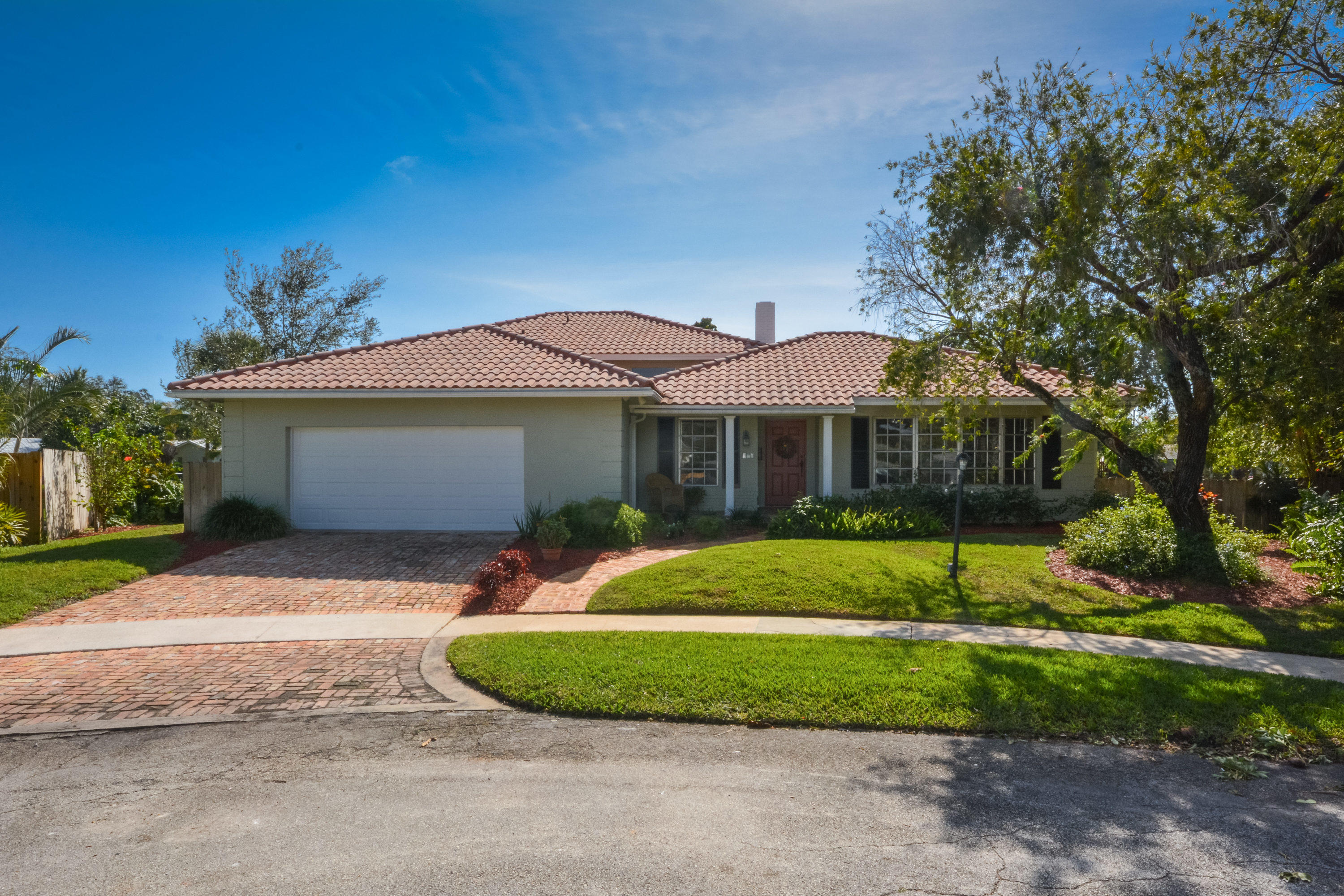 5 BEDROOM 3 1/2 BATH