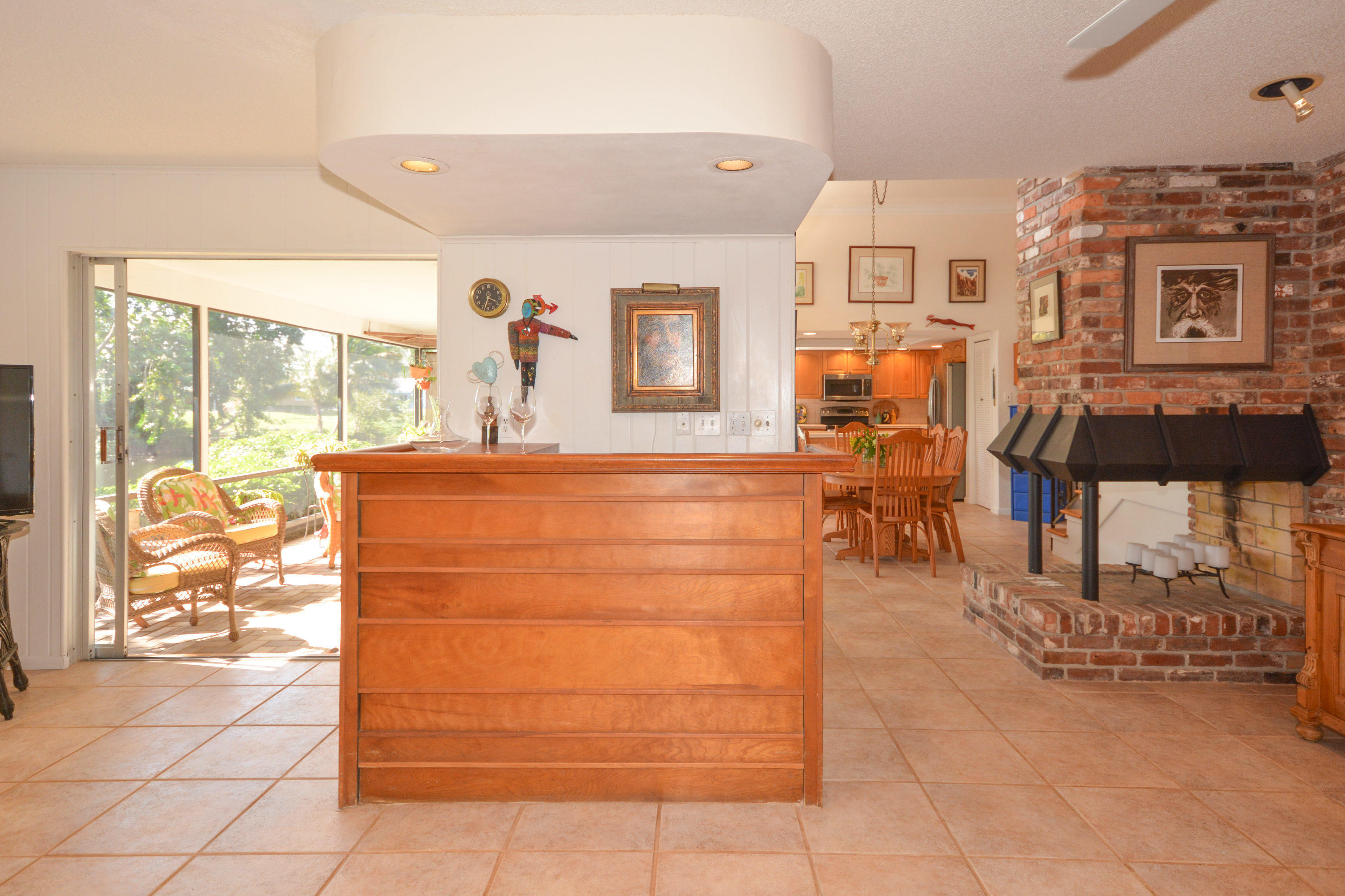 110 Southwest 11th Avenue Boca Raton, FL 33486 - Photo 13 of 44 wet Bar/Fireplace