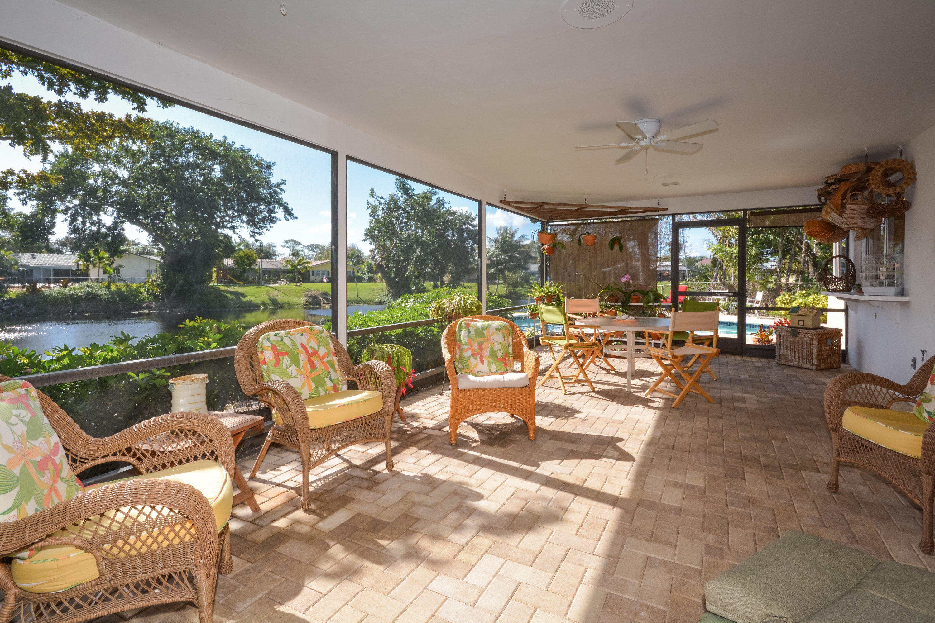 110 Southwest 11th Avenue Boca Raton, FL 33486 - Photo 29 of 44 Screened in Patio