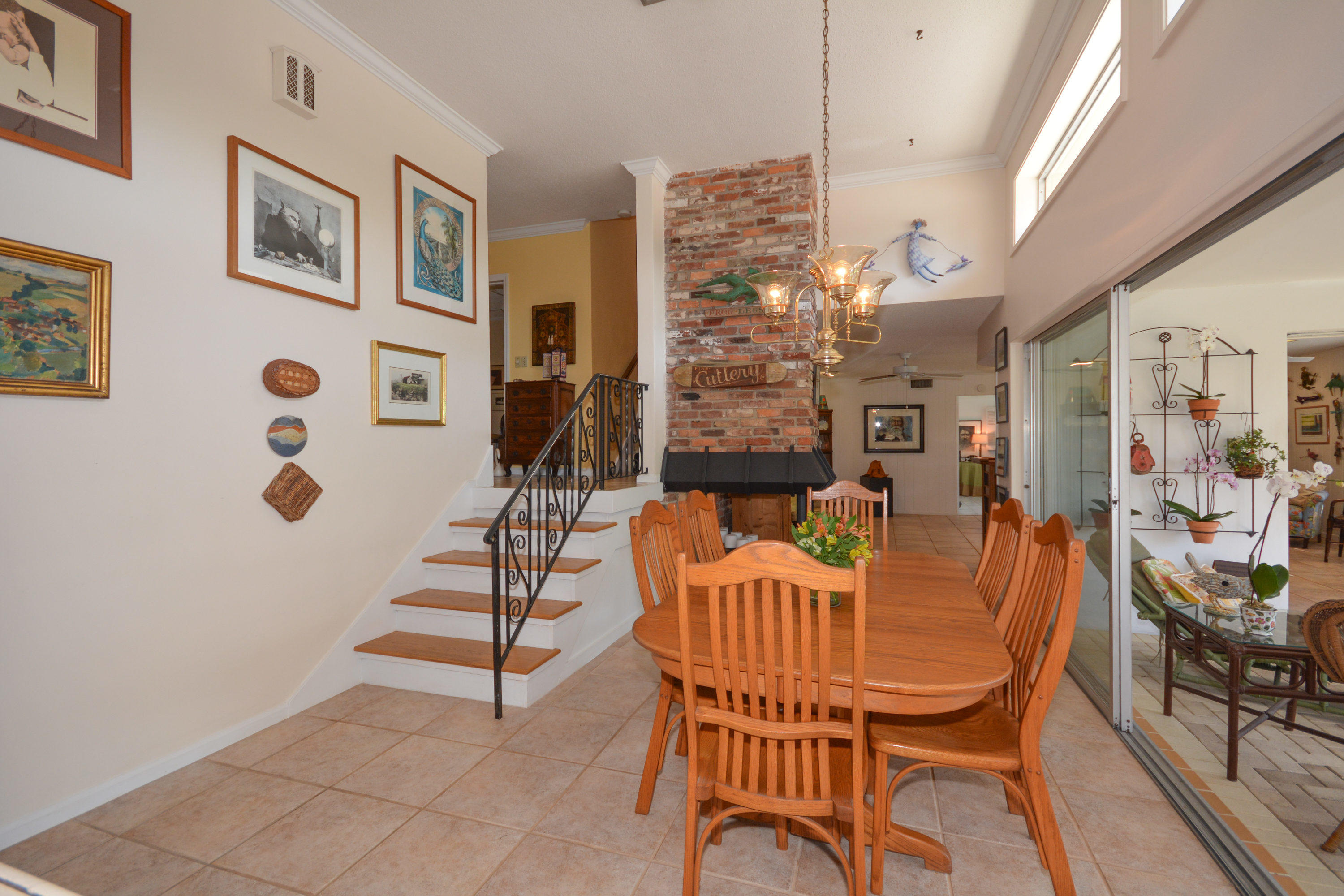 110 Southwest 11th Avenue Boca Raton, FL 33486 - Photo 10 of 44 Up to Living Room/Den/Entrance