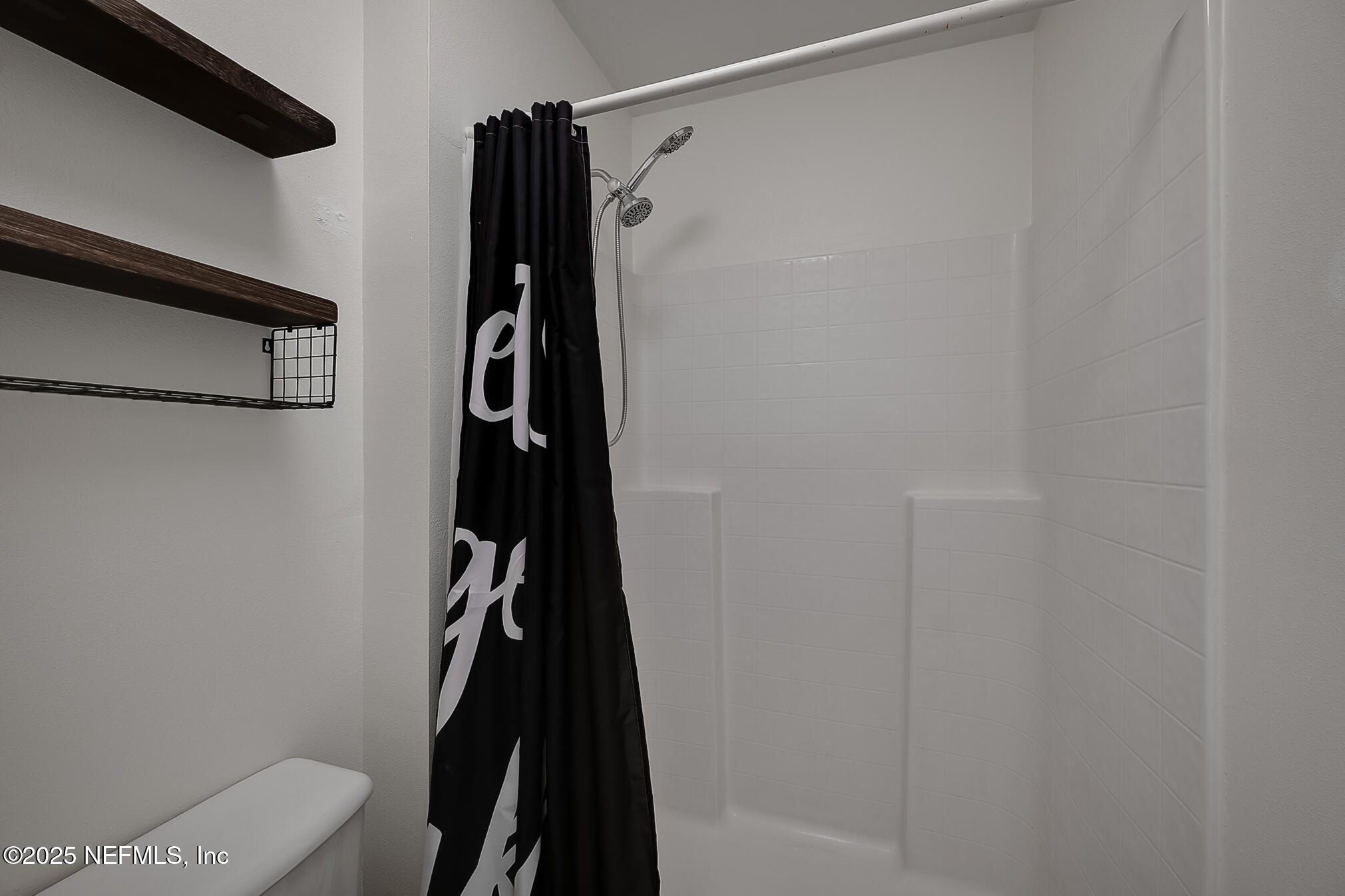 3204 Carlotta Road Middleburg, FL 32068 - Photo 22 of 39 21 Master Bathroom