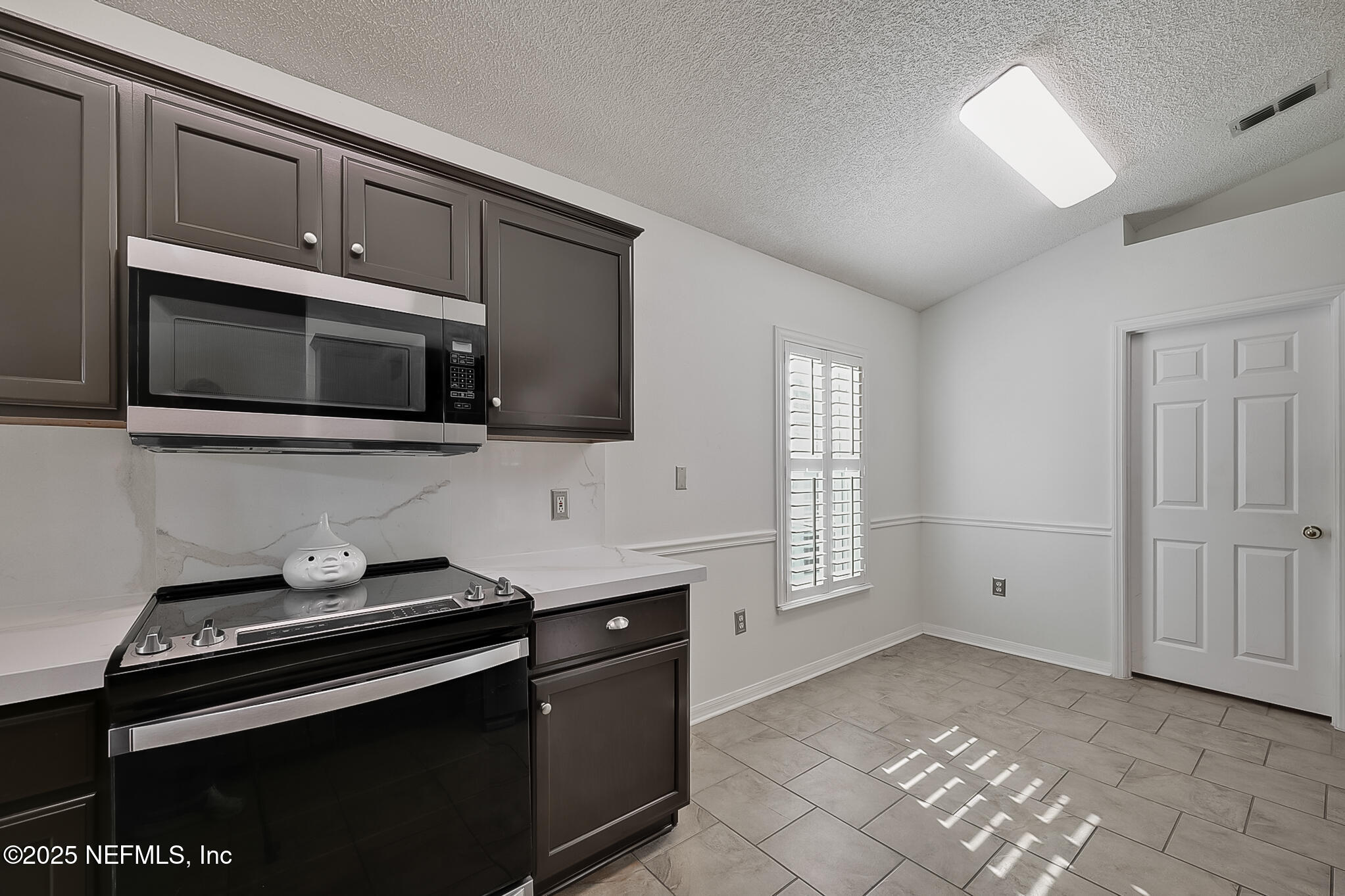 3204 Carlotta Road Middleburg, FL 32068 - Photo 26 of 39 25 Kitchen and Breakfast Nook