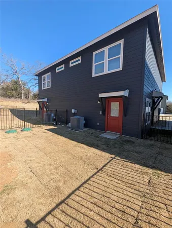 $1,875 | 3501 East Renfro Street, Unit 107, Burleson, TX 76028