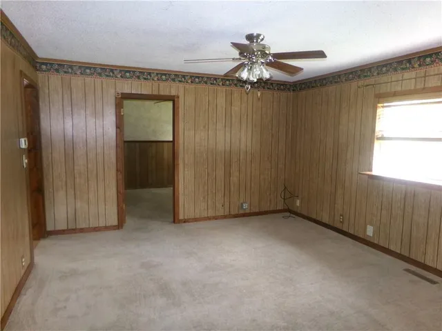 $95,000 | 304 East 6th Street, La Harpe, KS 66751