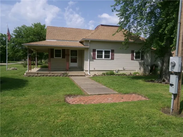 $95,000 | 304 East 6th Street, La Harpe, KS 66751