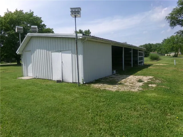 $95,000 | 304 East 6th Street, La Harpe, KS 66751