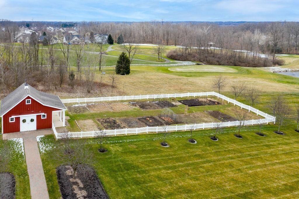 7731 Timber Ridge Drive Powell, OH 43065 - Photo 8 of 42 Community garden