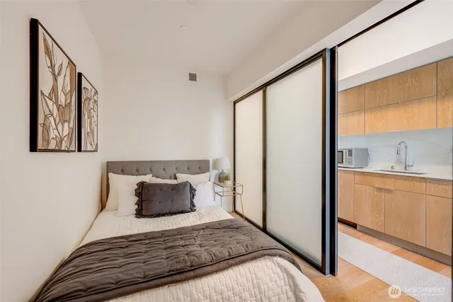 $369,999 | 450 South Main Street, Unit 616, Seattle, WA 98104