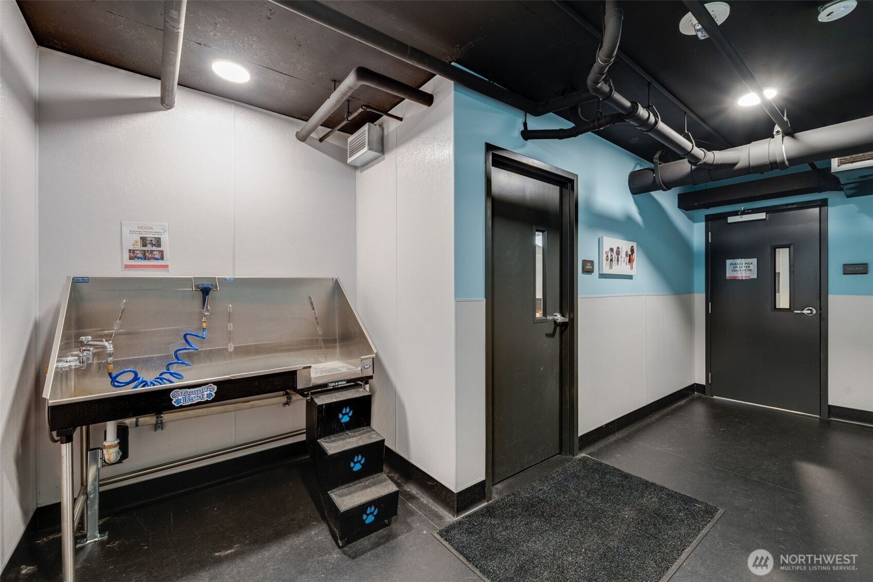 450 South Main Street, Unit 616 Seattle, WA 98104 - Photo 35 of 40 a view of livingroom