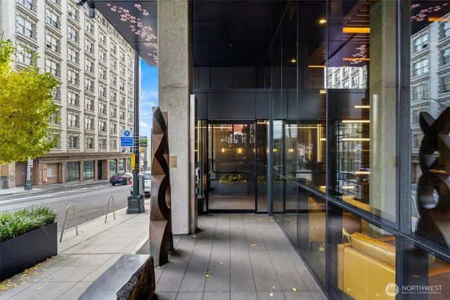 $369,999 | 450 South Main Street, Unit 616, Seattle, WA 98104