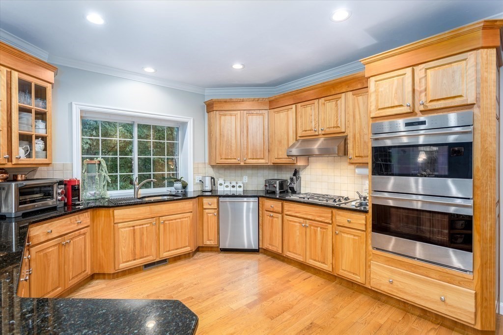 21 Smith Road Hopkinton, MA 01748 - Photo 12 of 42 Gallery Image 12