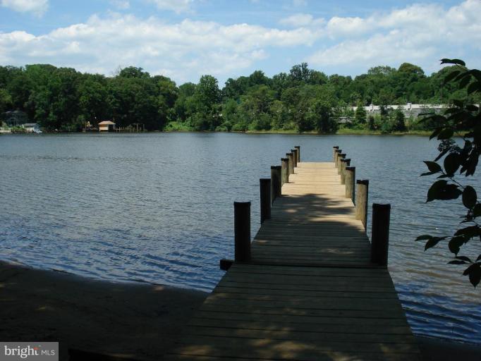144 Sumner Road Annapolis, MD 21401 - Photo 6 of 30 FISHING CRABBING PIER