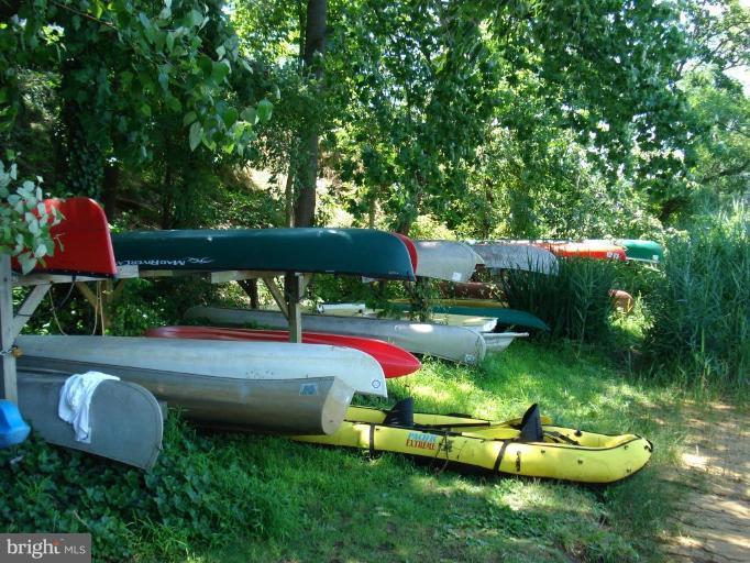 144 Sumner Road Annapolis, MD 21401 - Photo 7 of 30 DINGY RACKS