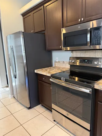 $2,400 | 4904 Park View Court, Tallahassee, FL 32311