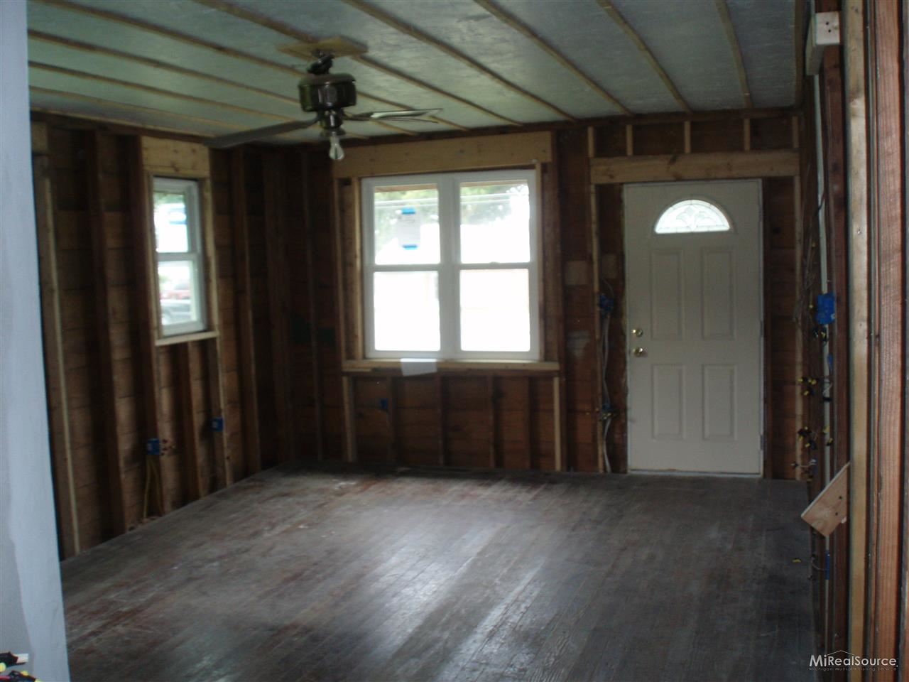 6020 Pointe Tremble Road Algonac, MI 48001 - Photo 7 of 30 31158871-6.JPG