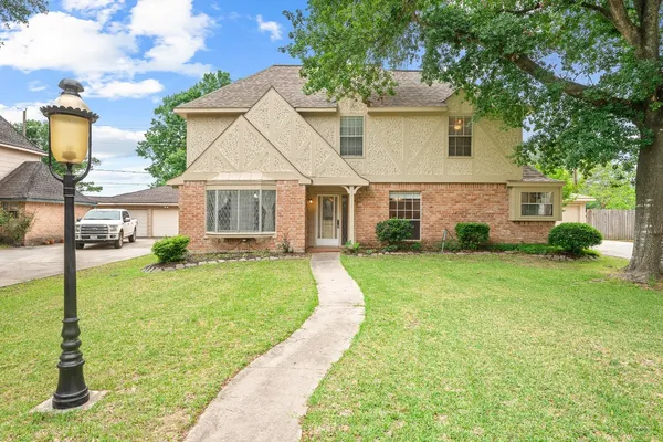 $2,450 | 18107 Shadow Valley Drive, Spring, TX 77379