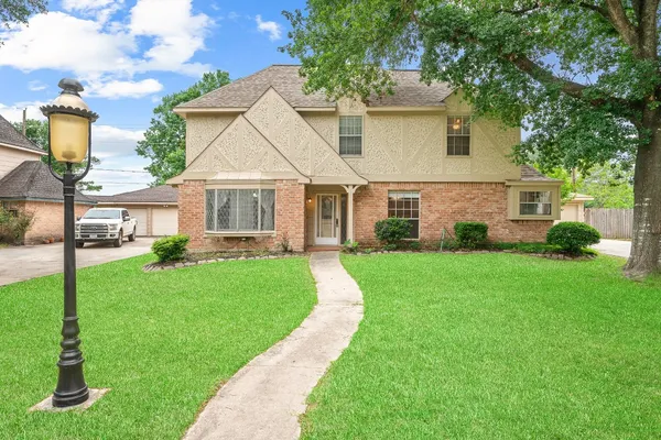 $2,450 | 18107 Shadow Valley Drive, Spring, TX 77379