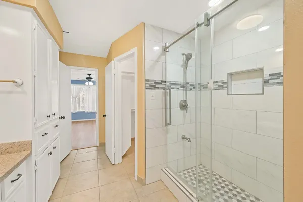 $2,450 | 18107 Shadow Valley Drive, Spring, TX 77379