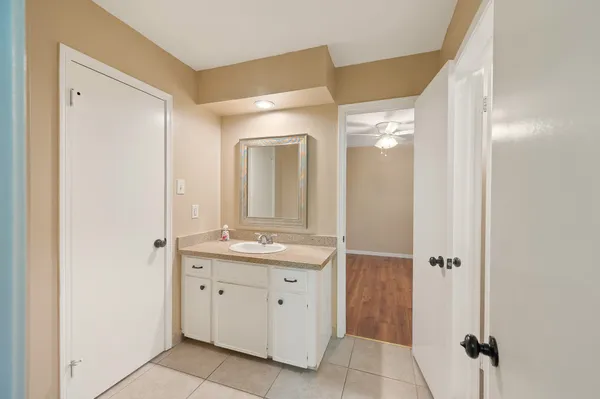 $2,450 | 18107 Shadow Valley Drive, Spring, TX 77379