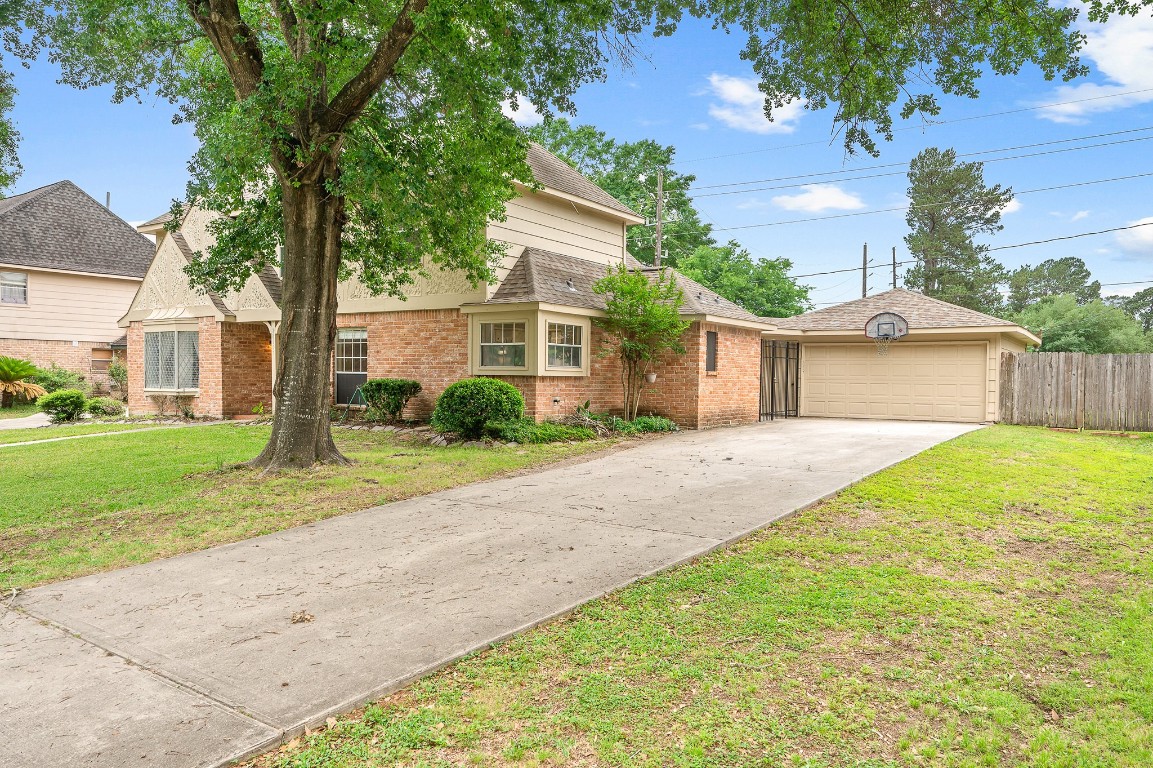 18107 Shadow Valley Drive Spring, TX 77379 - Photo 3 of 44