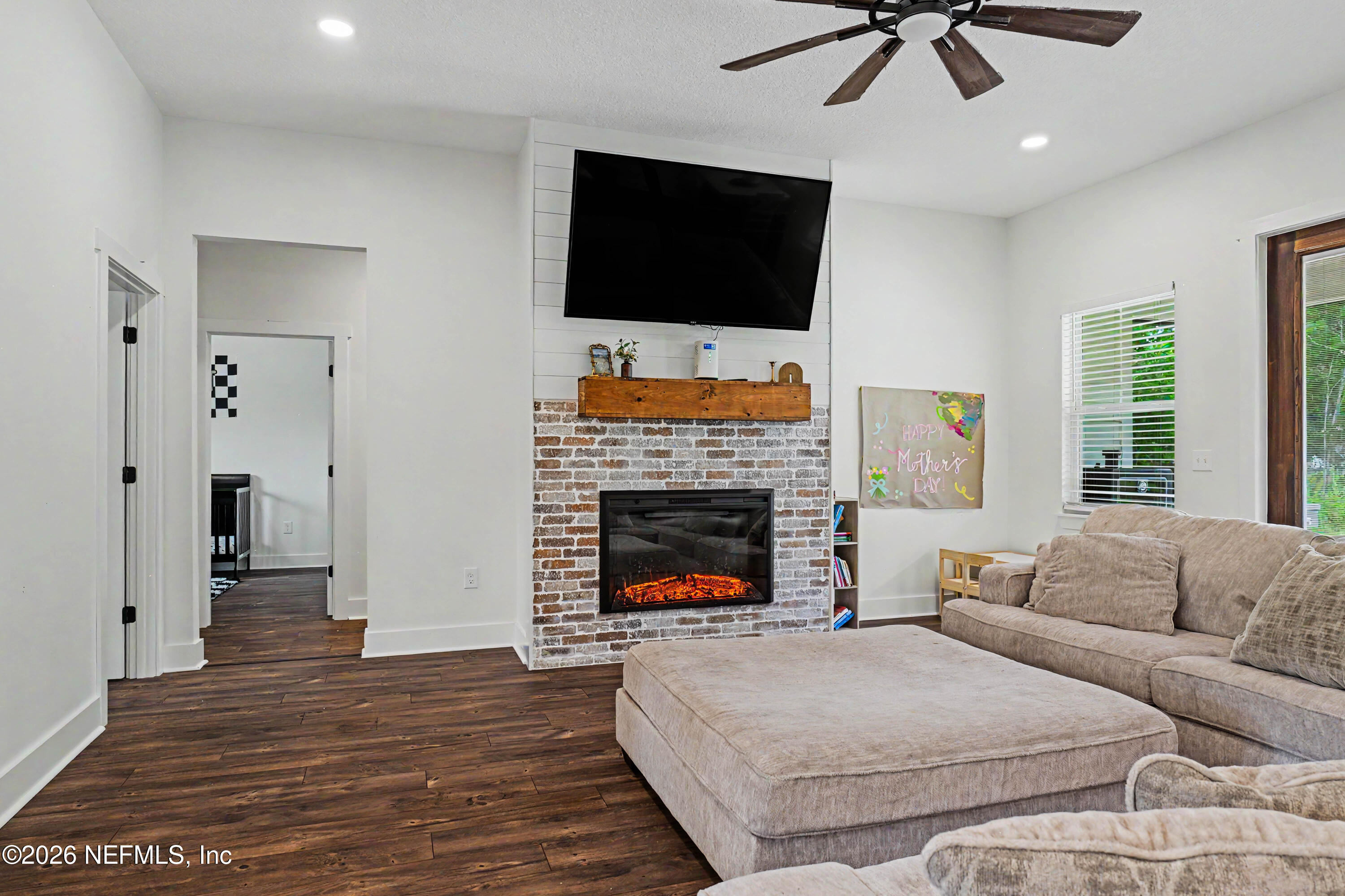 44024 Breezy Lane Callahan, FL 32011 - Photo 14 of 76 living room