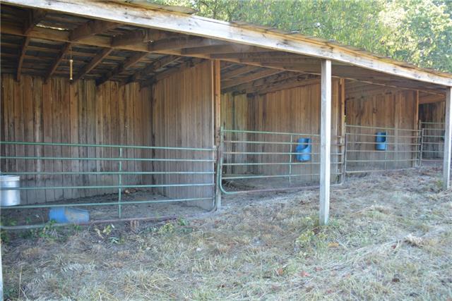0 Wills Road Dickson, TN 37055 - Photo 7 of 9 Some of the stalls need some work.