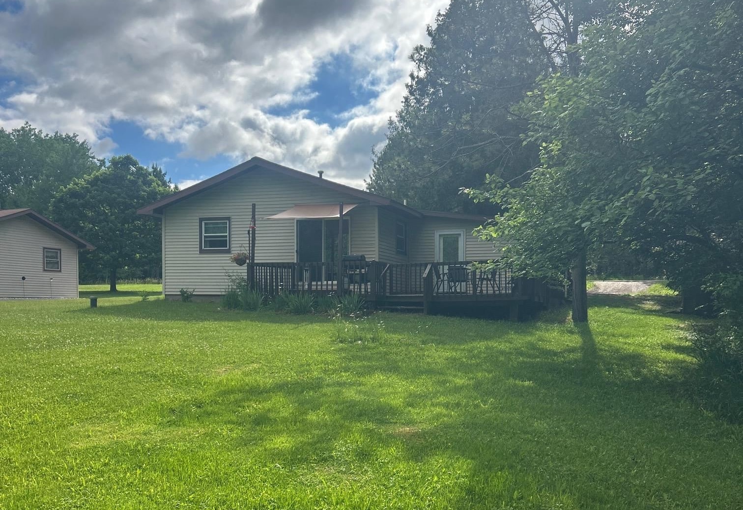5403 Kings Way Gladwin, MI 48624 - Photo 3 of 19