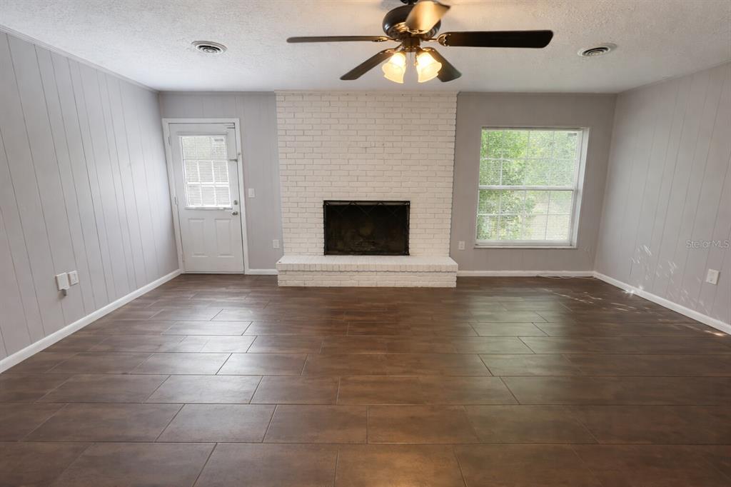 2224 Northeast 9th Street Ocala, FL 34470 - Photo 9 of 32