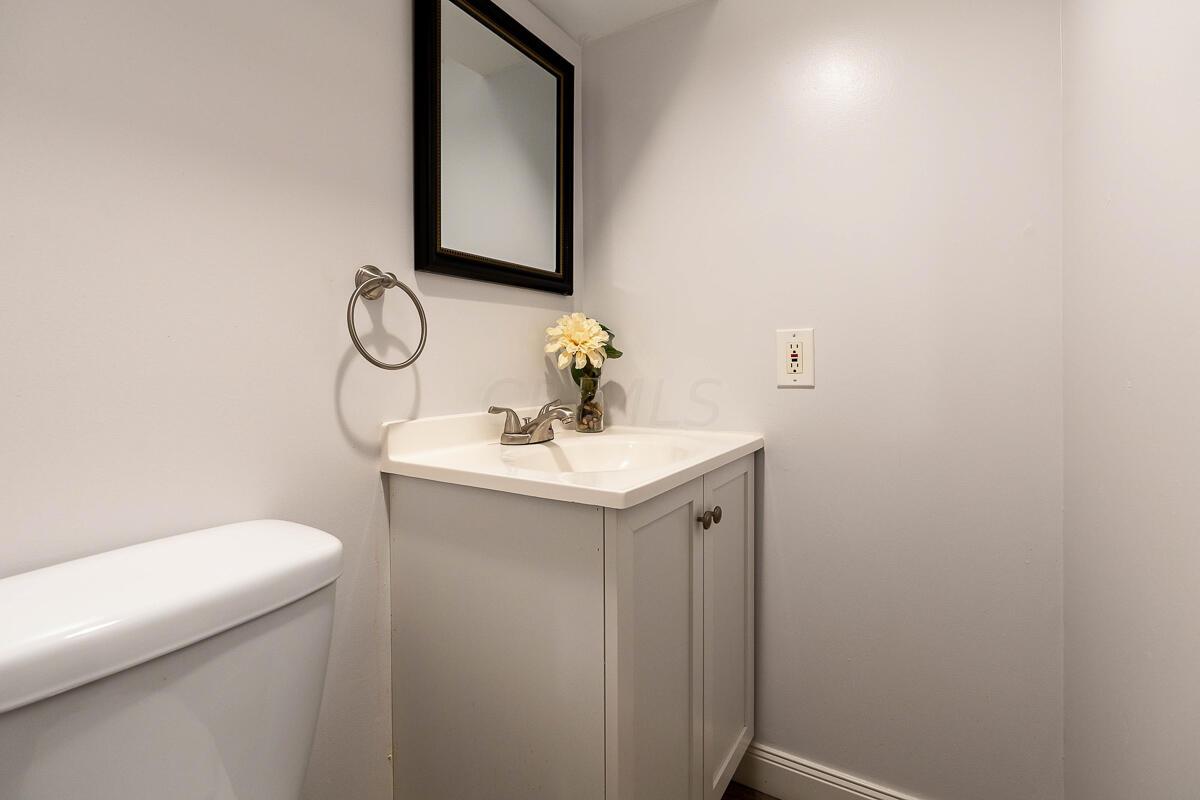 2519 Cranford Road Columbus, OH 43221 - Photo 28 of 37 2519 Cranford lower level bathroom