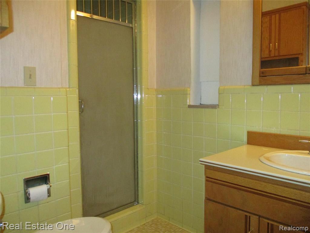 28642 Rollcrest Road Farmington Hills, MI 48334 - Photo 31 of 53