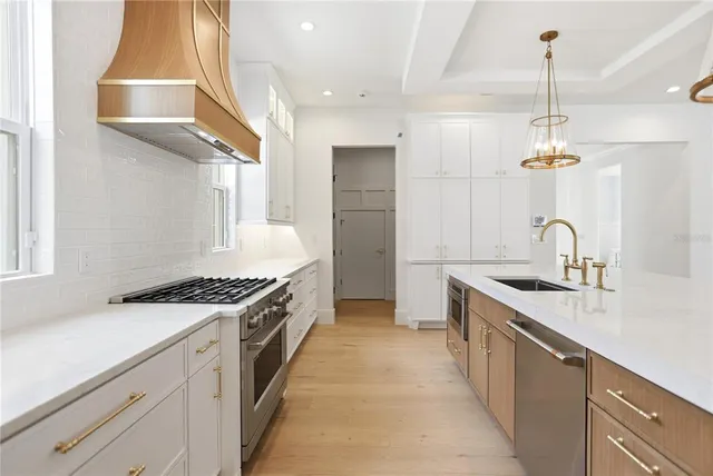 $1,650,000 | 9 East Newell Street, Winter Garden, FL 34787