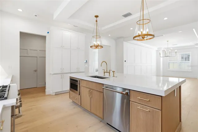 $1,650,000 | 9 East Newell Street, Winter Garden, FL 34787