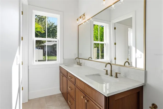 $1,650,000 | 9 East Newell Street, Winter Garden, FL 34787