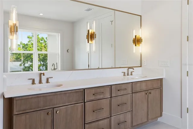 $1,650,000 | 9 East Newell Street, Winter Garden, FL 34787