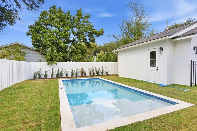 $1,650,000 | 9 East Newell Street, Winter Garden, FL 34787