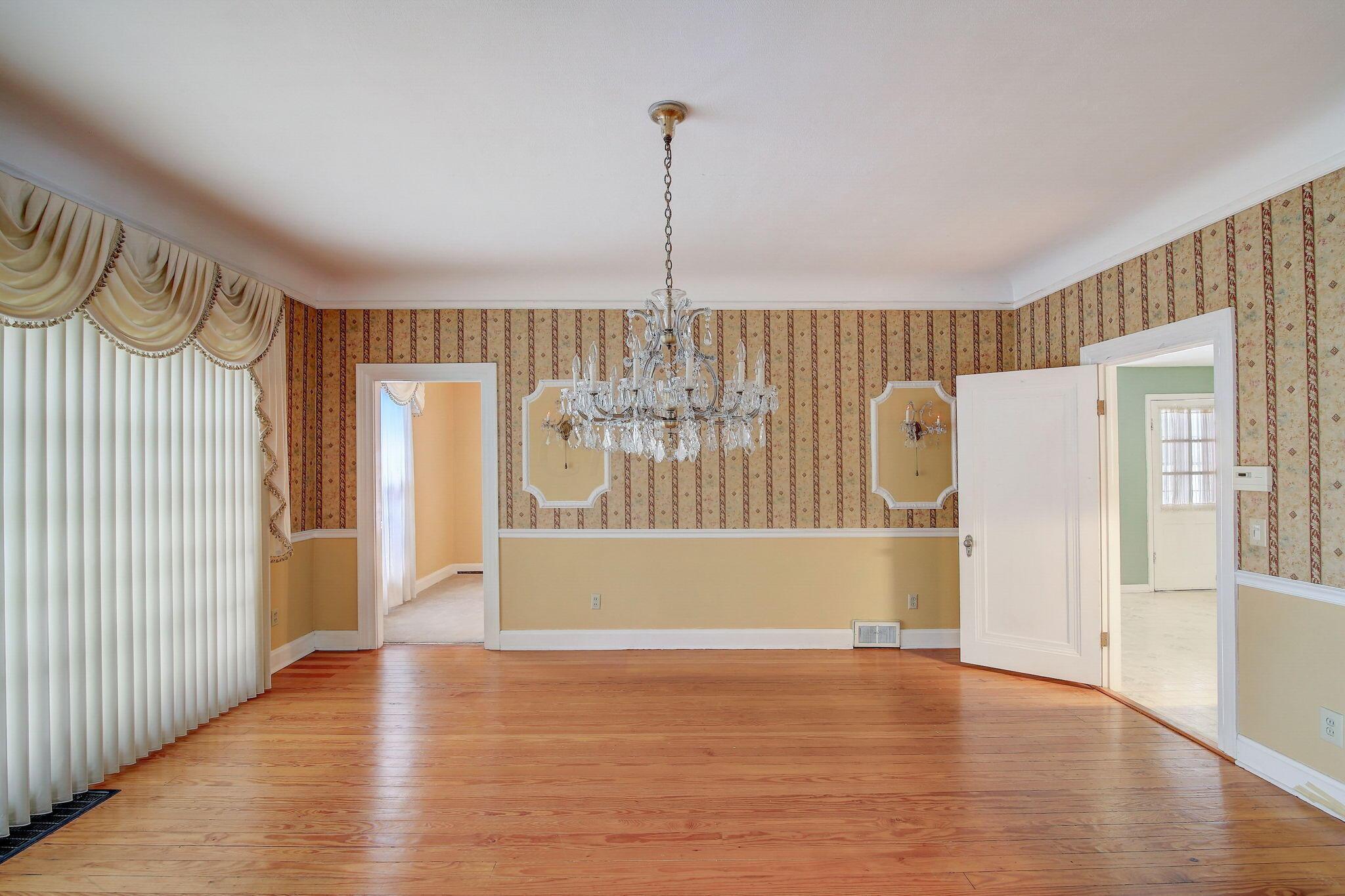 45555 North Ridge Road Amherst, OH 44001 - Photo 5 of 36 Dining Room