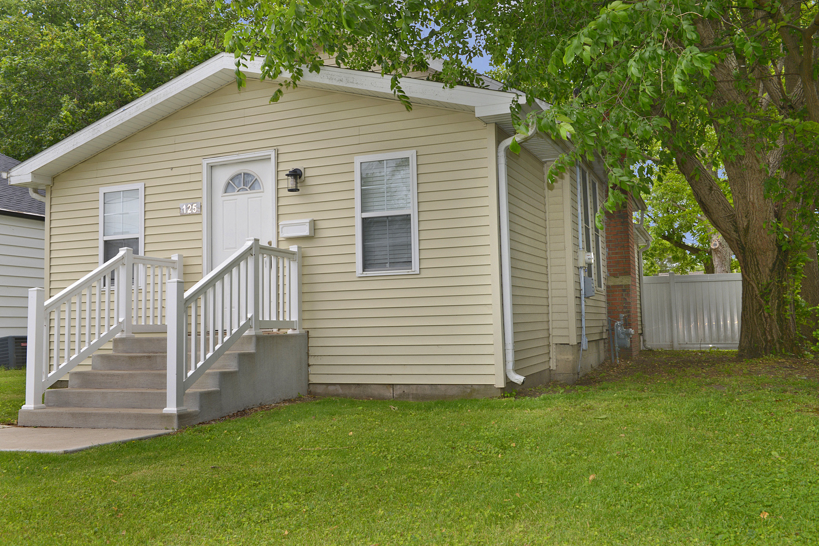 125 Prairie Street Ottawa, IL 61350 - Photo 2 of 15